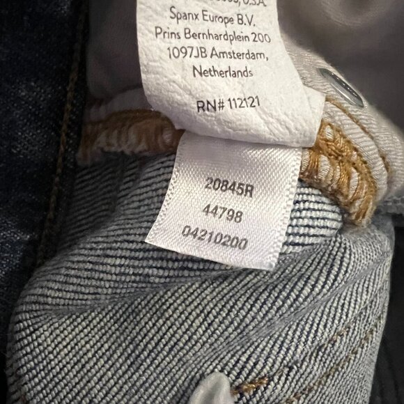 SPANX Shape Kick Flare Pull On Jeans Women's Size Small - Picture 9 of 9